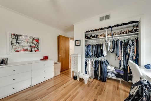 6523 E Mockingbird Ln, Dallas, TX 75214-2423