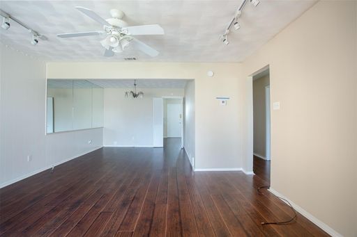 7010 Kingsbury Dr, Dallas, TX 75231-7202