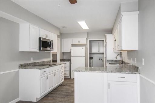 2808 Golfing Green Dr, Farmers Branch, TX 75234-4903