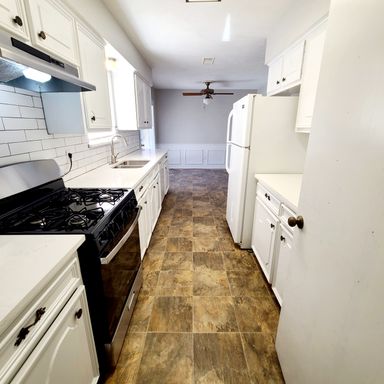 11352 Quail Run St, Dallas, TX 75238-3848