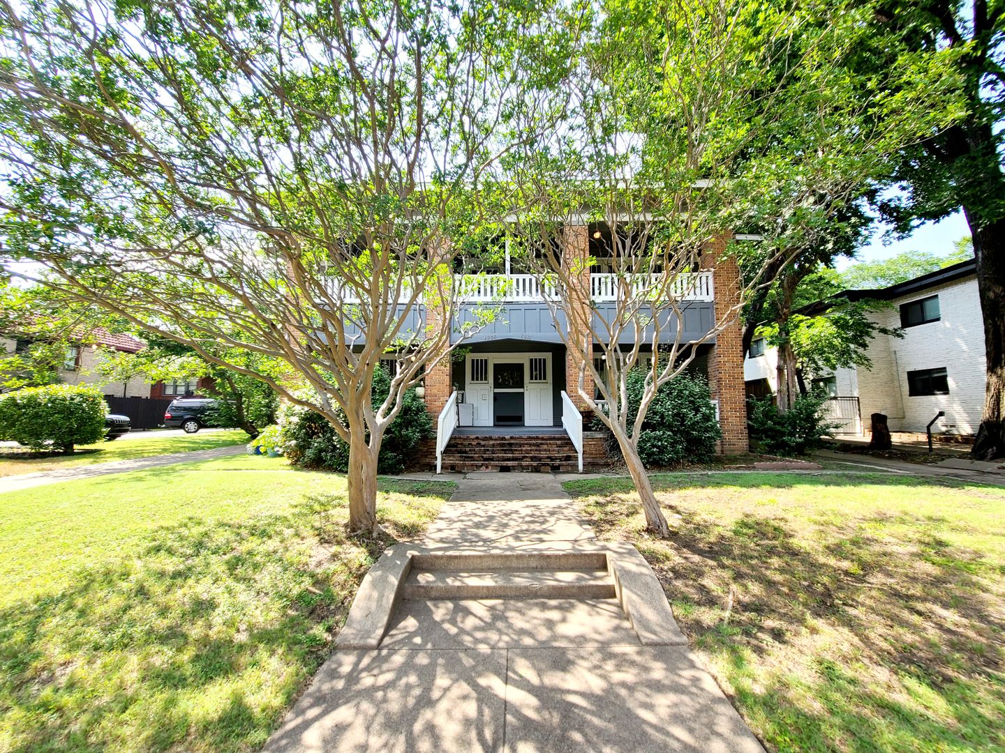 Dallas House: 4911 Worth St