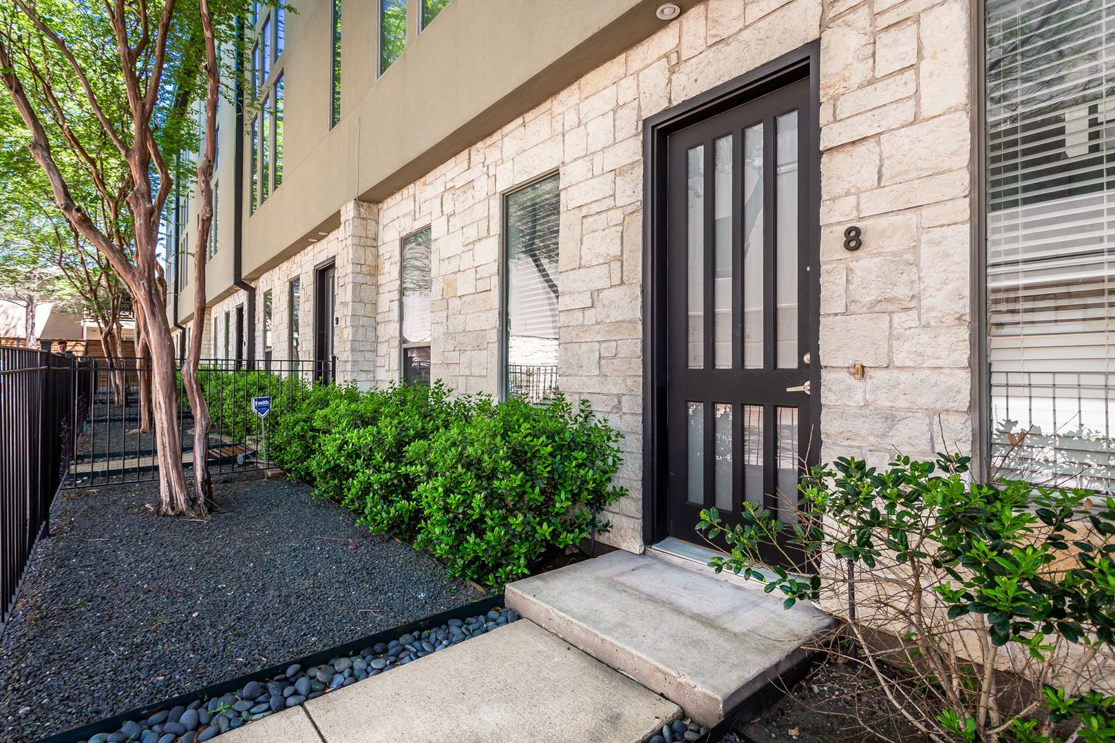 Dallas Townhome: 1600 N Haskell Ave Apt 8