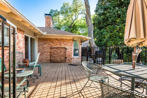 6737 Lakefair Circle, Dallas, TX 75214-2737