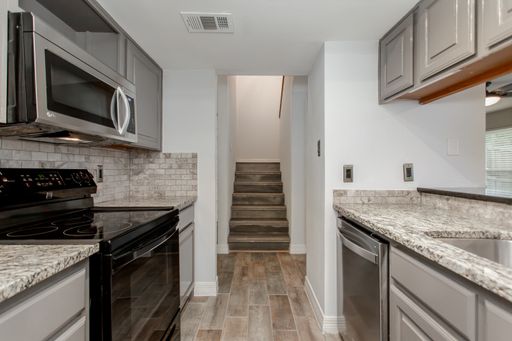 13109 Burninglog Ln, Dallas, TX 75243-2127