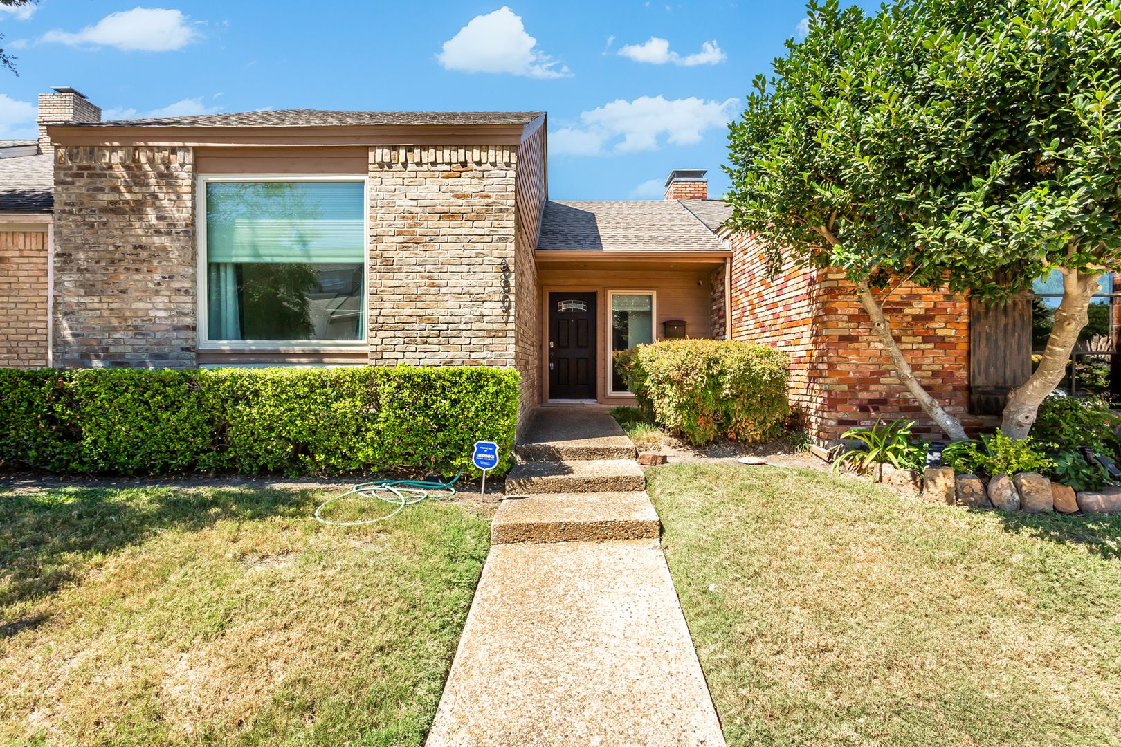 Dallas Townhome: 6807 Anglebluff Cir