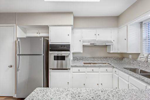 7551 Brentcove Cir, Dallas, TX 75214-1808