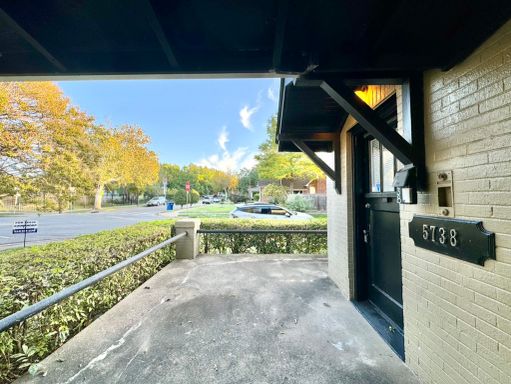 5738 Worth St, Dallas, TX 75214-4611