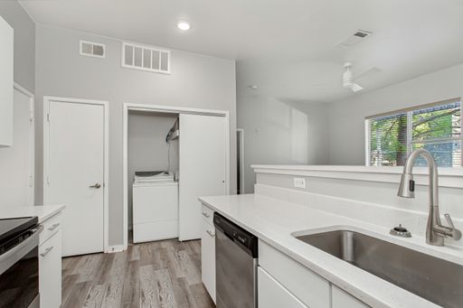3015 Bryan St Apt 1A, Dallas, TX 75204-6144