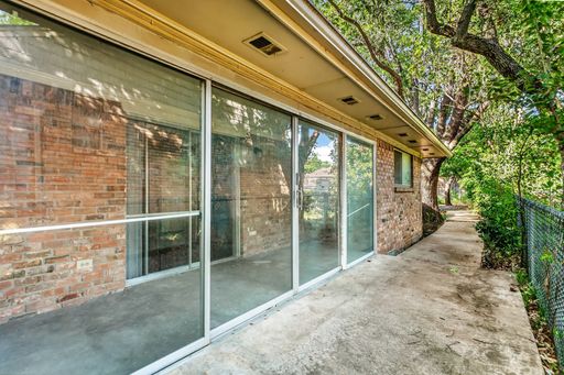 7505 Brentcove Cir, Dallas, TX 75214-1808