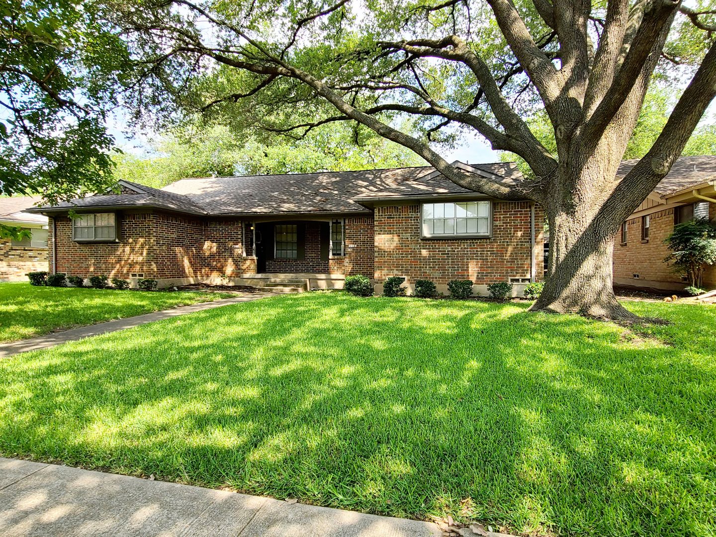 Dallas House: 7546 Brentcove Cir