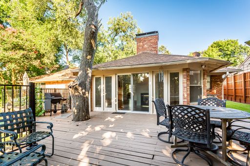 6737 Lakefair Circle, Dallas, TX 75214-2737