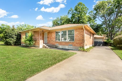 1830 Viewcrest Dr, Dallas, TX 75228-4216