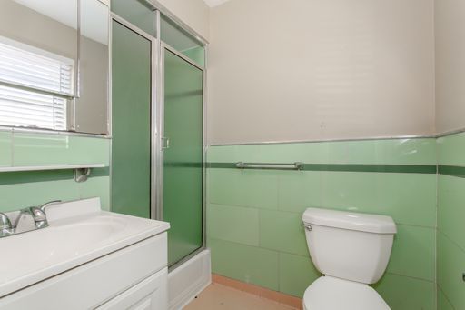 511 Classen Dr, Dallas, TX 75218-1727