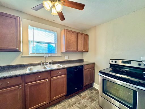 5738 Worth St, Dallas, TX 75214-4611