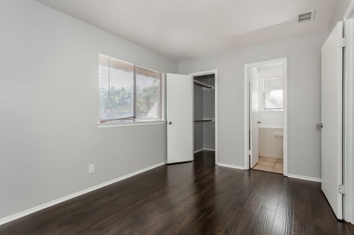 2121 Travis Dr, Carrollton, TX 75006-7650