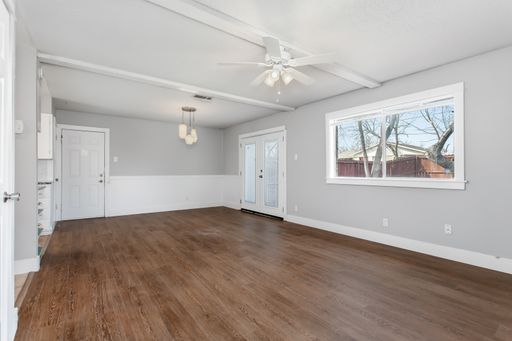 2121 Travis Dr, Carrollton, TX 75006-7650