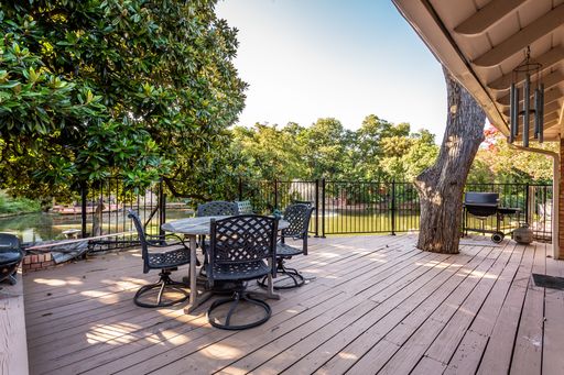 6737 Lakefair Circle, Dallas, TX 75214-2737