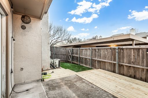 13109 Burninglog Ln, Dallas, TX 75243-2127