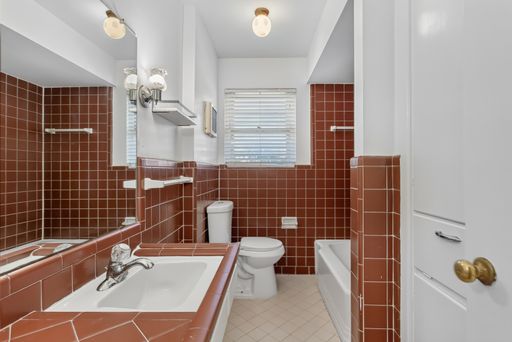 1830 Viewcrest Dr, Dallas, TX 75228-4216
