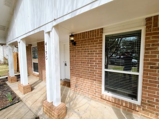 4130 Santa Barbara Dr, Dallas, TX 75214-2856
