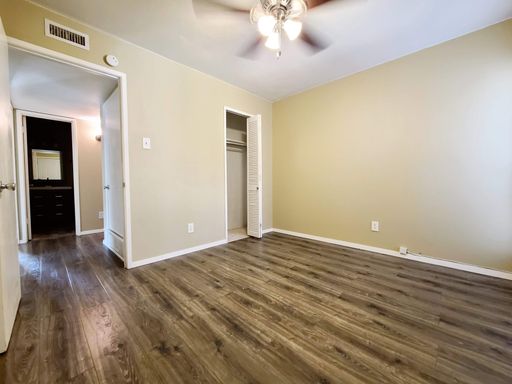 4130 Santa Barbara Dr, Dallas, TX 75214-2856