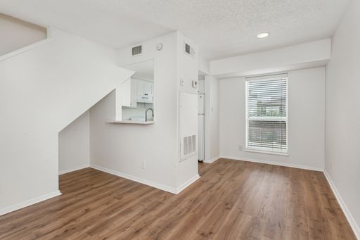 1901 N Fitzhugh Ave, #19, Dallas, TX 75204-4669