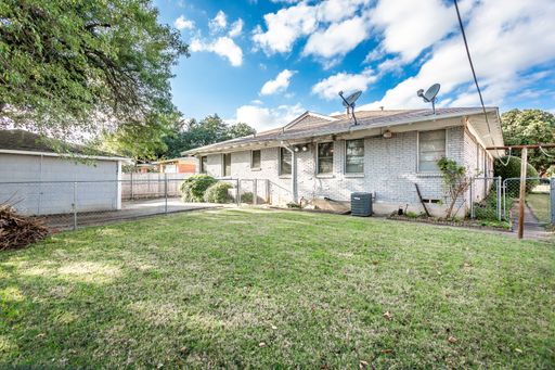 6506 Saint Moritz Ave, Dallas, TX 75214-2428