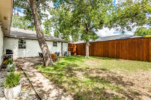 8430 Bocowood Dr, Dallas, TX 75228-5921