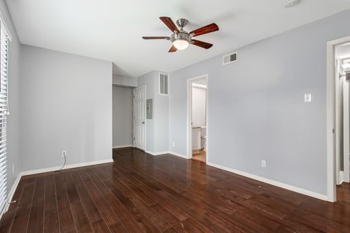 10205 Regal Oaks Dr., Apt #123, Dallas, TX 75230-4945