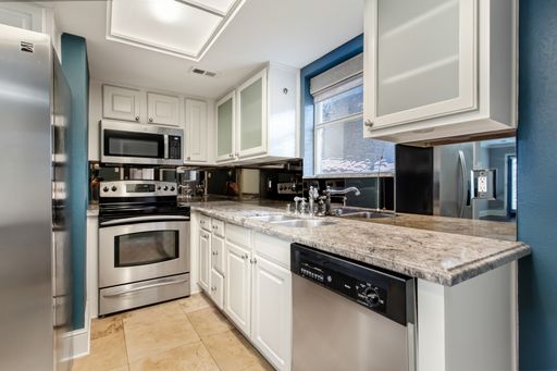 10205 Regal Oaks Dr., Apt #123, Dallas, TX 75230-4945