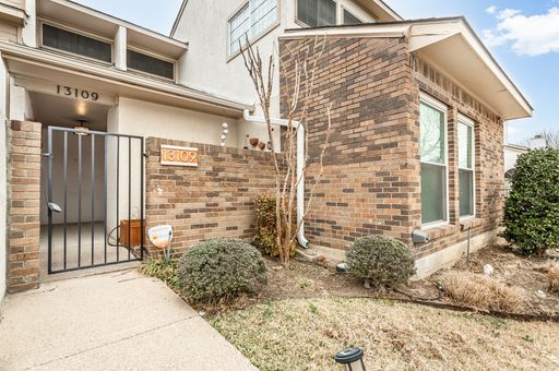 13109 Burninglog Ln, Dallas, TX 75243-2127