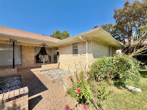 8405 Lullwater Dr, Dallas, TX 75218-1151