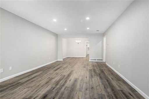 2808 Golfing Green Dr, Farmers Branch, TX 75234-4903