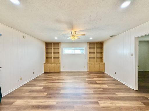 8405 Lullwater Dr, Dallas, TX 75218-1151