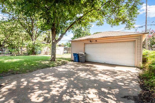 1830 Viewcrest Dr, Dallas, TX 75228-4216