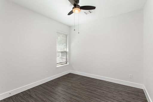 4738 Coyote Trl, Dallas, TX 75227-2821