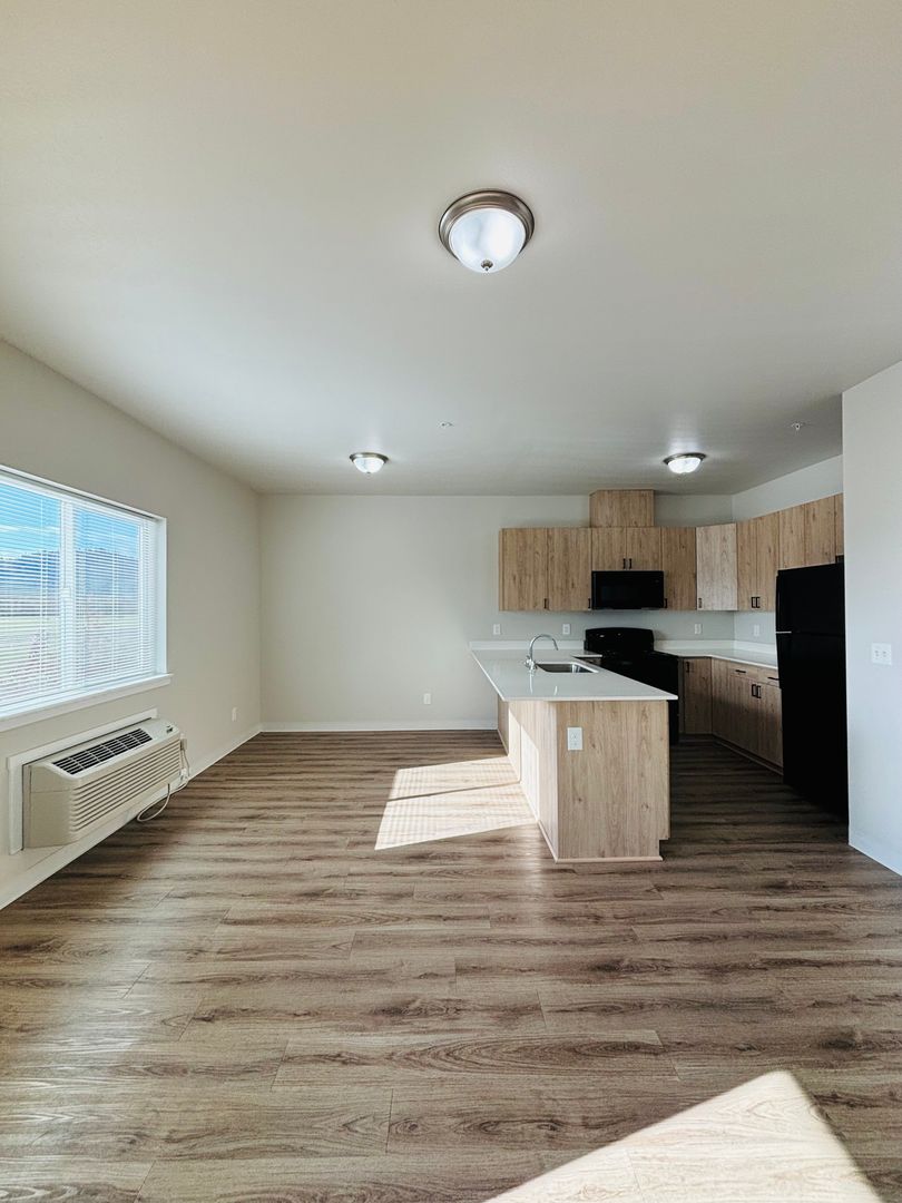 Lebanon Apartment: 2400 S. 12th St.