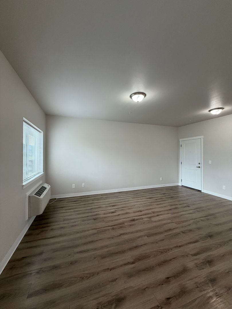 Lebanon Apartment: 2400 S. 12th St.