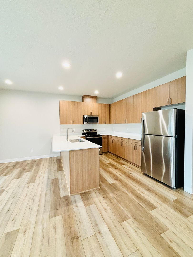 Lebanon Townhome: 2418 Leonard Ln.