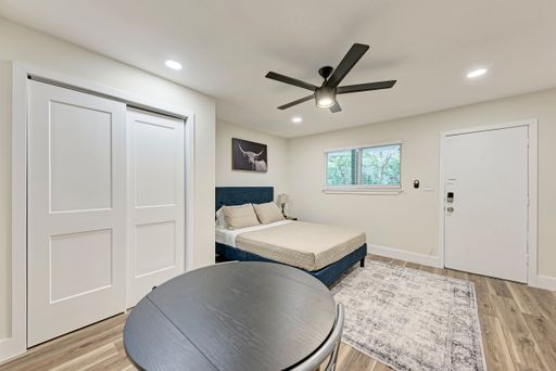 For Lease – Fully Furnished Studio Near UT