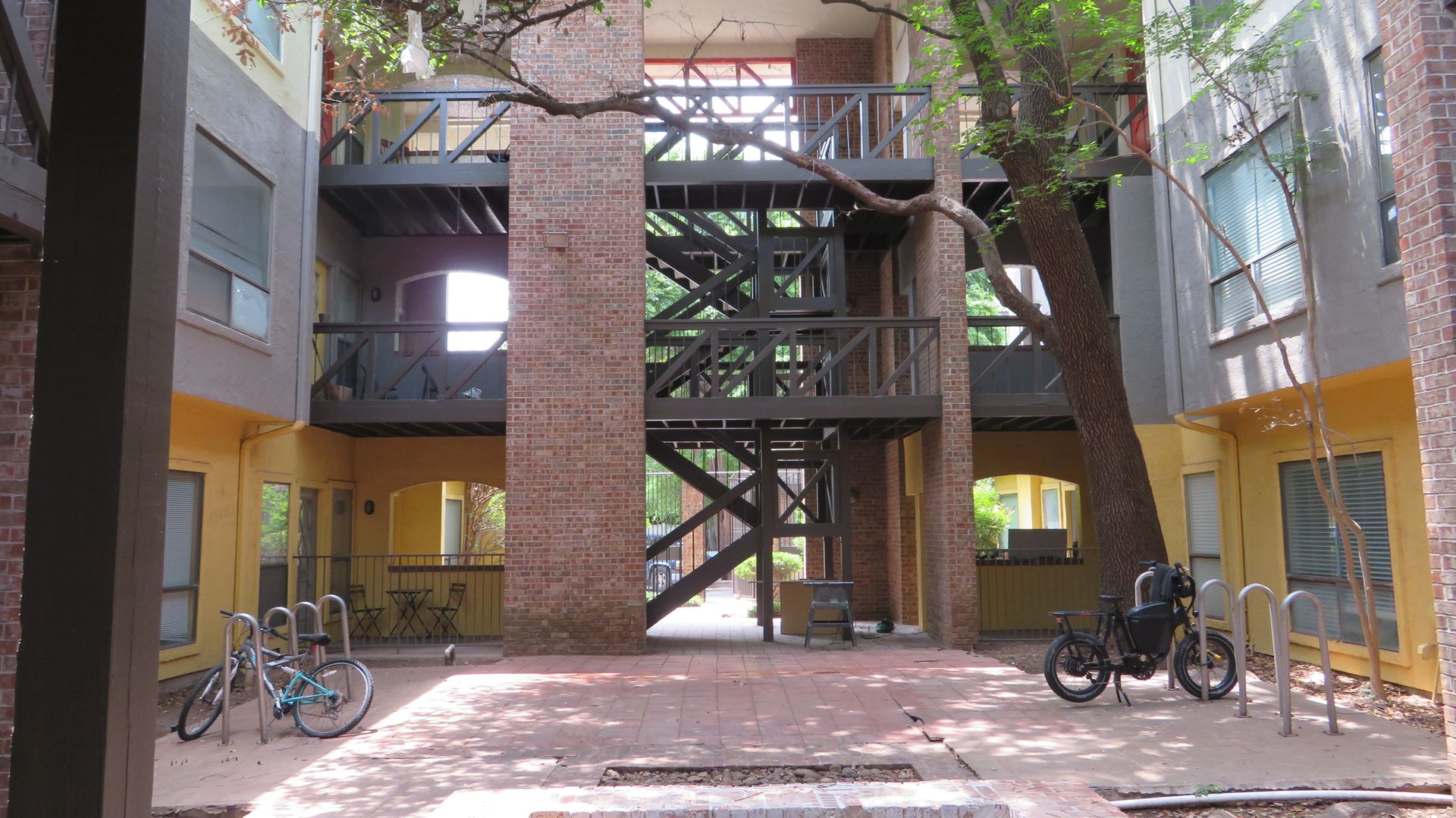 Austin House: 806 W. 24th St - Croix Unit 200