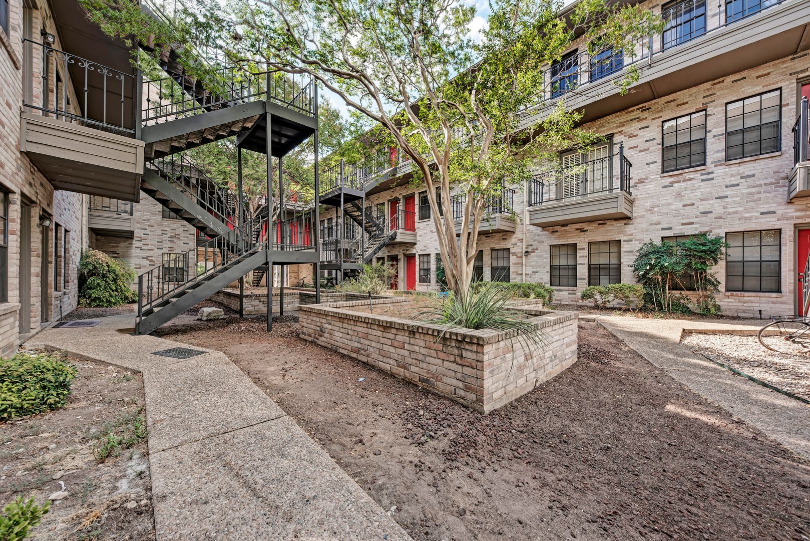 Austin Apartment: 2216 San Gabriel #202