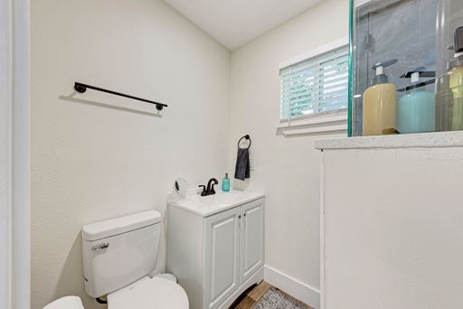 For Lease – Fully Furnished Studio Near UT – photo 1
