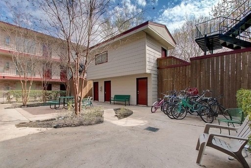 Austin House: 2207 Leon Street #104