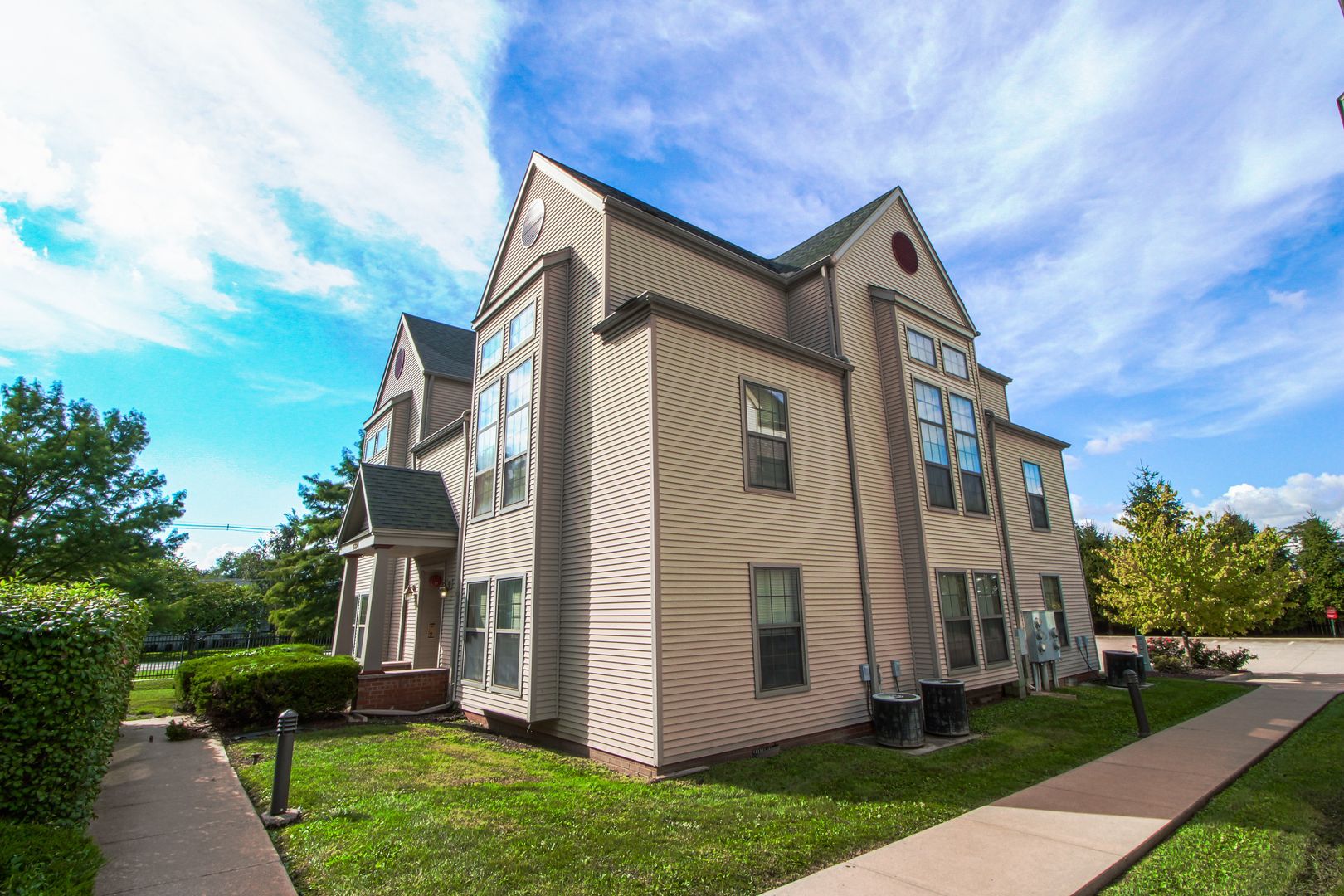 Champaign Apartment: 2302-2334 W John