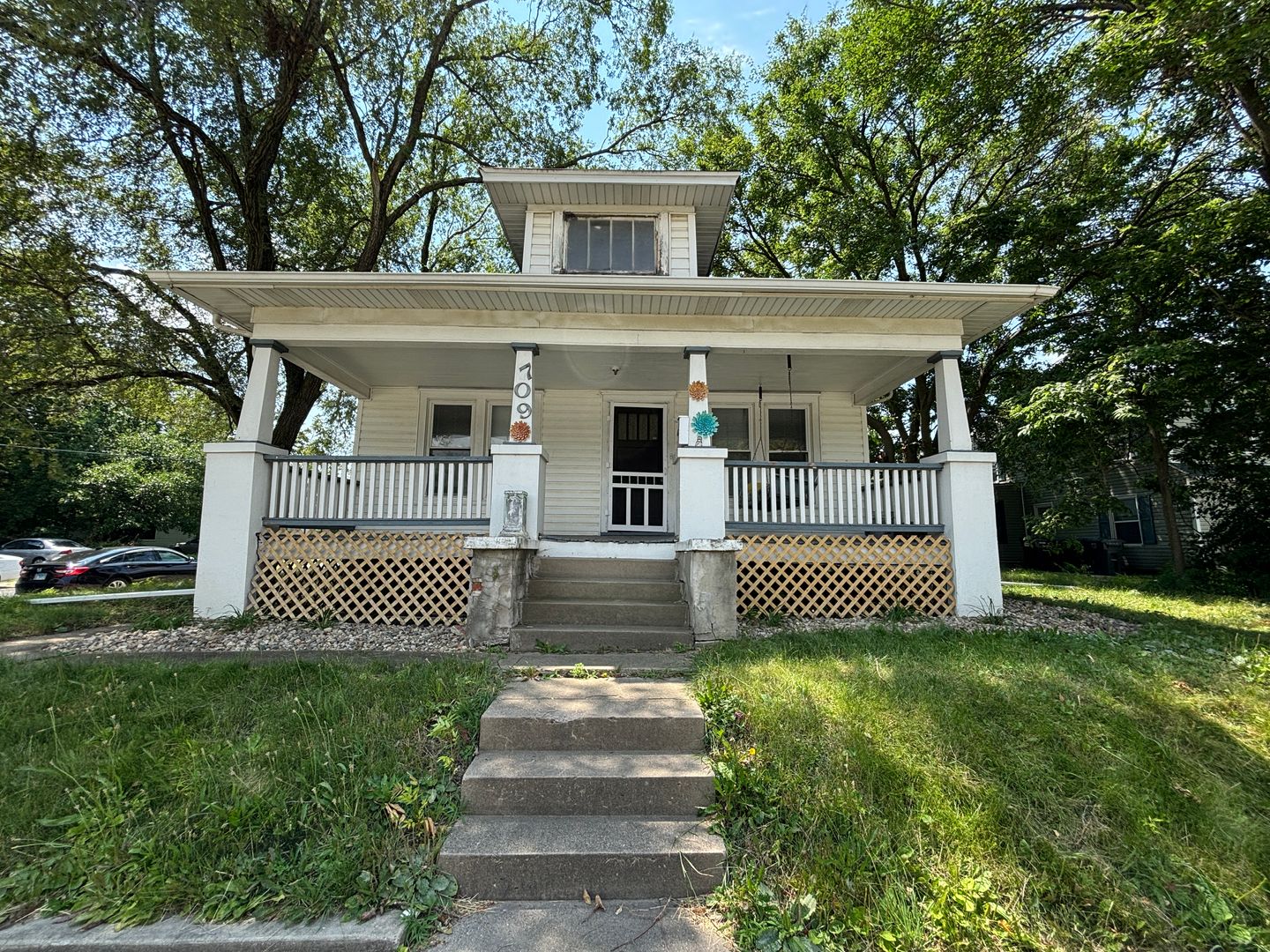 Urbana House: 709 E Main