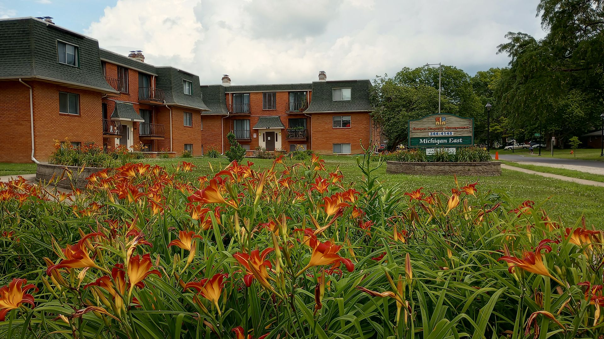 Urbana Apartment: 306-410 E Michigan