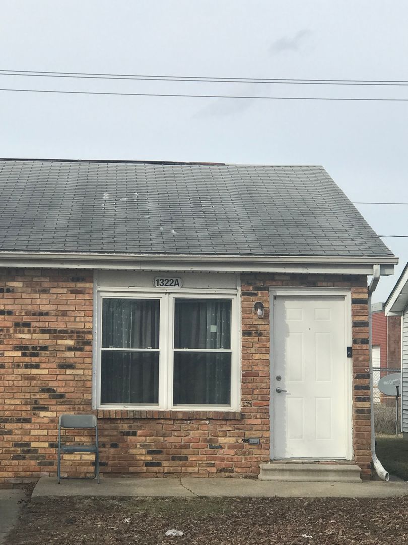 Champaign Apartment: XXXXXX