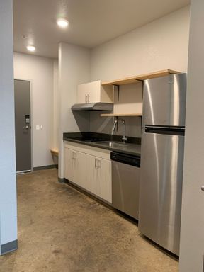 Beautiful Studio near CSU! – photo 1