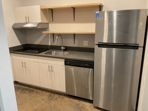 Beautiful Studio Near CSU! – photo 1